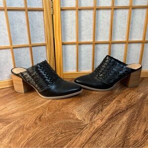 LC Lauren Conrad Woven Mule Heels Black Pointed Toe Size 6.5